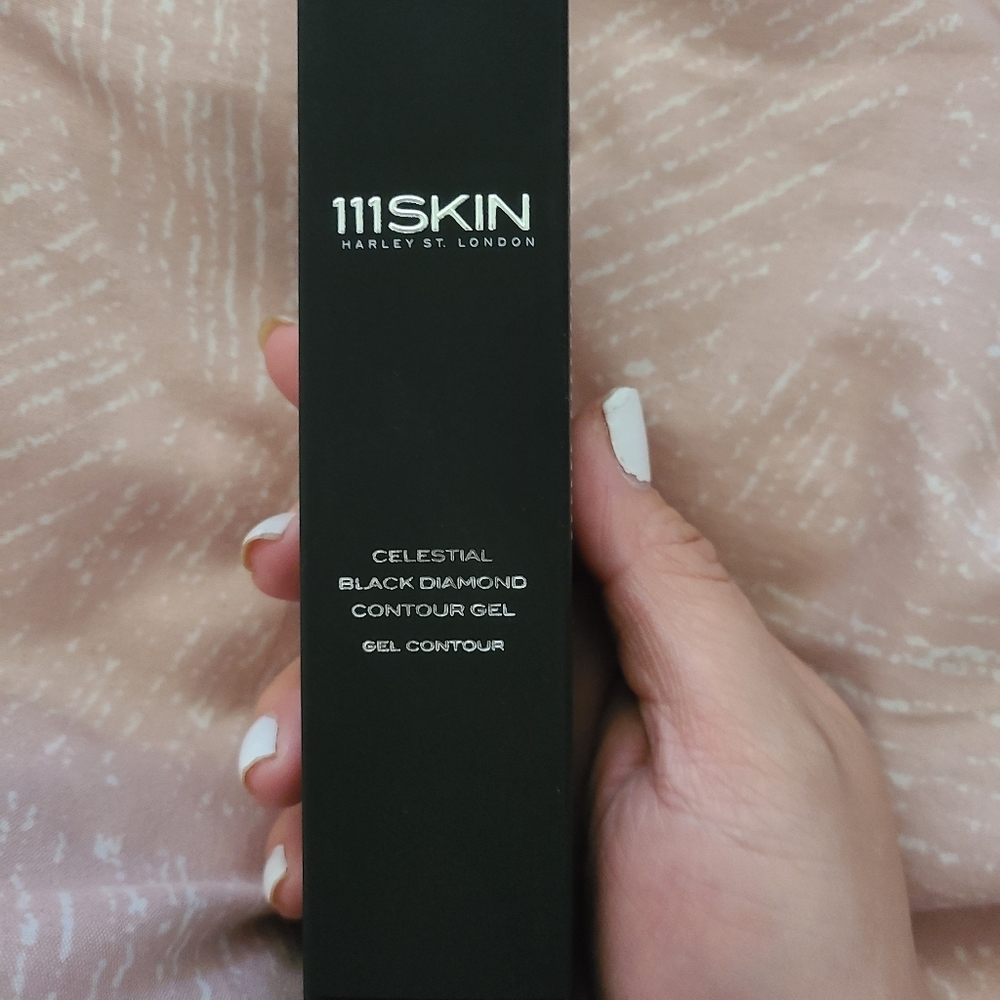 111Skin celestial black diamond contour gel